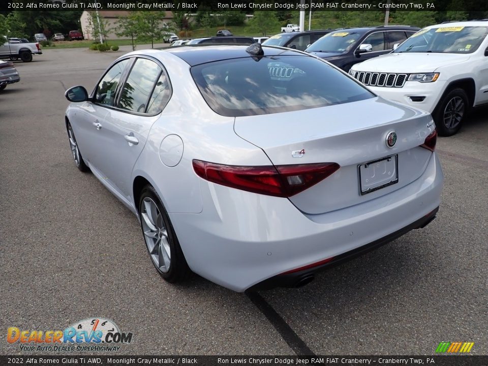 2022 Alfa Romeo Giulia Ti AWD Moonlight Gray Metallic / Black Photo #7