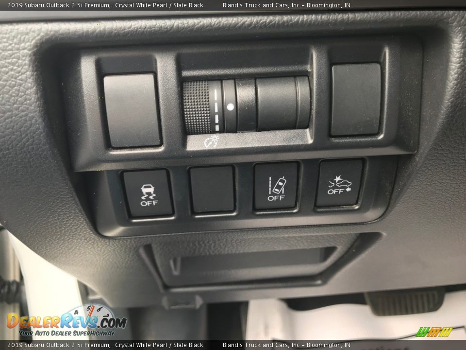 2019 Subaru Outback 2.5i Premium Crystal White Pearl / Slate Black Photo #12