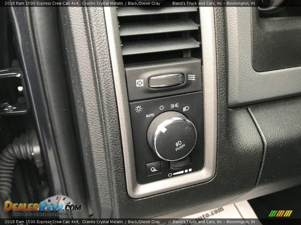 2018 Ram 1500 Express Crew Cab 4x4 Granite Crystal Metallic / Black/Diesel Gray Photo #13