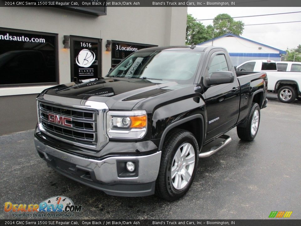 Front 3/4 View of 2014 GMC Sierra 1500 SLE Regular Cab Photo #2