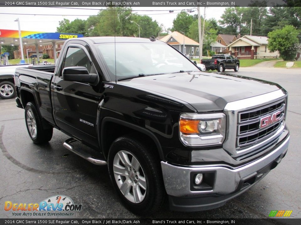 Front 3/4 View of 2014 GMC Sierra 1500 SLE Regular Cab Photo #7