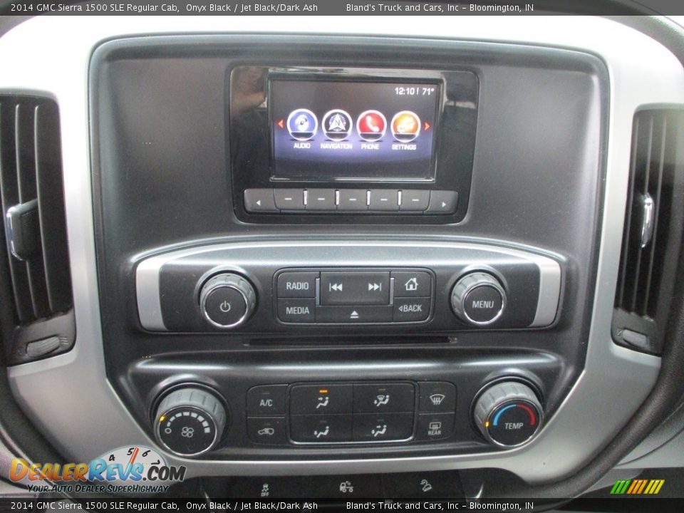 Controls of 2014 GMC Sierra 1500 SLE Regular Cab Photo #22