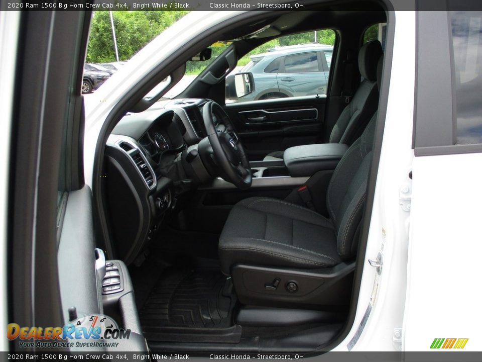 2020 Ram 1500 Big Horn Crew Cab 4x4 Bright White / Black Photo #32