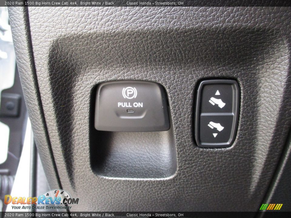 2020 Ram 1500 Big Horn Crew Cab 4x4 Bright White / Black Photo #35