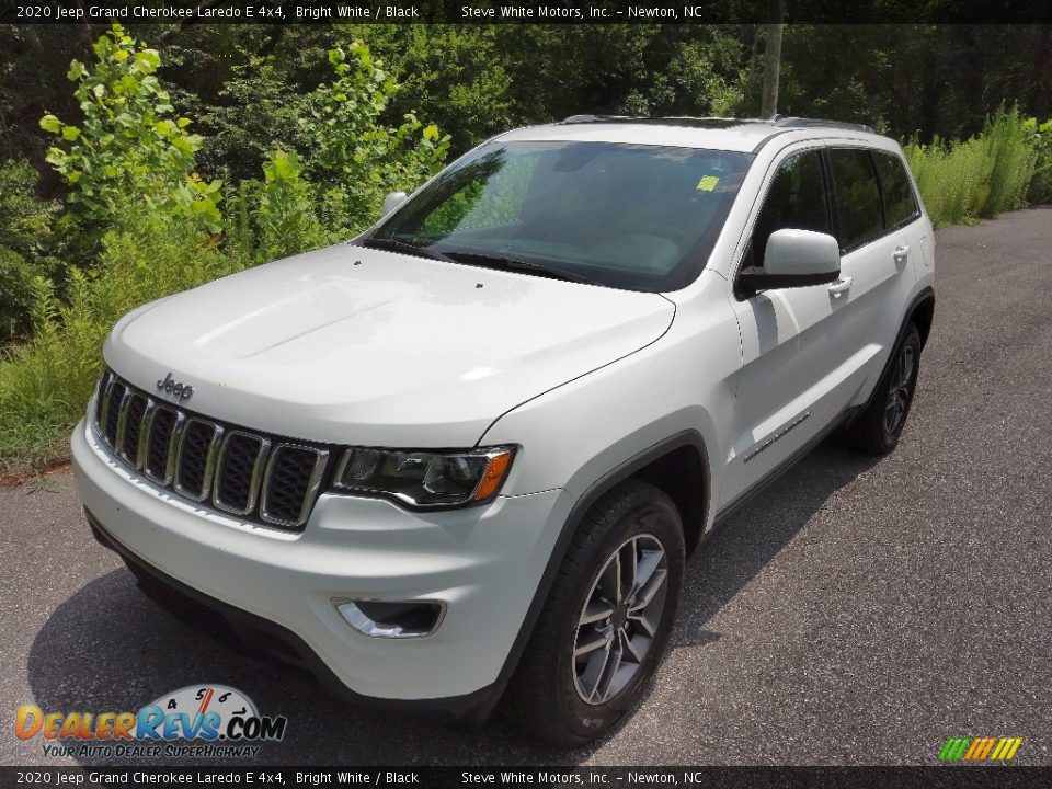 2020 Jeep Grand Cherokee Laredo E 4x4 Bright White / Black Photo #2