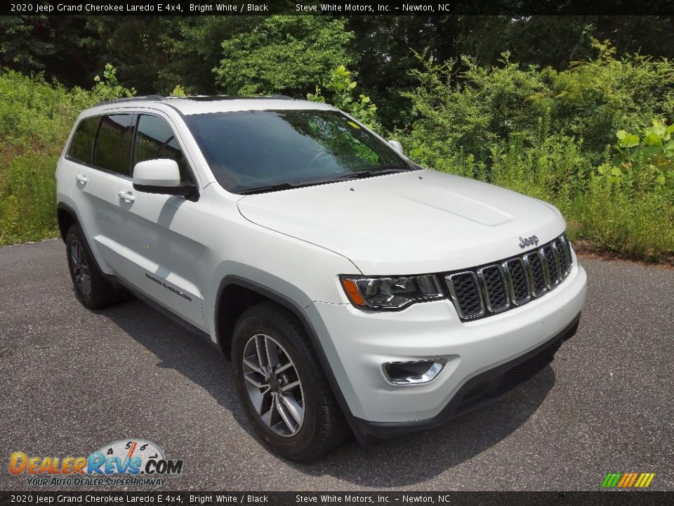 2020 Jeep Grand Cherokee Laredo E 4x4 Bright White / Black Photo #4