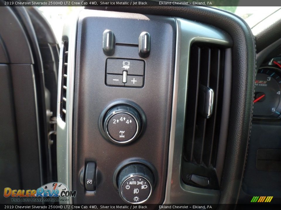 2019 Chevrolet Silverado 2500HD LTZ Crew Cab 4WD Silver Ice Metallic / Jet Black Photo #26