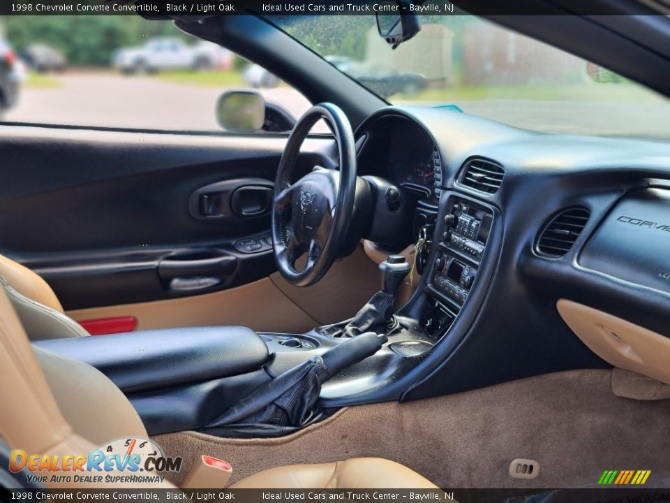 1998 Chevrolet Corvette Convertible Black / Light Oak Photo #10