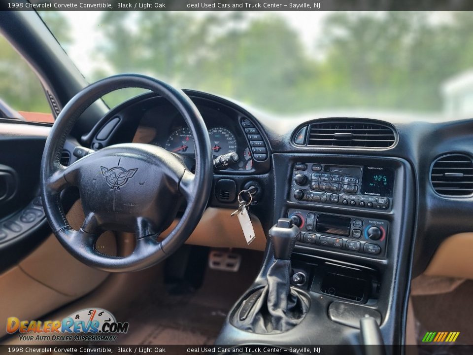 1998 Chevrolet Corvette Convertible Black / Light Oak Photo #11