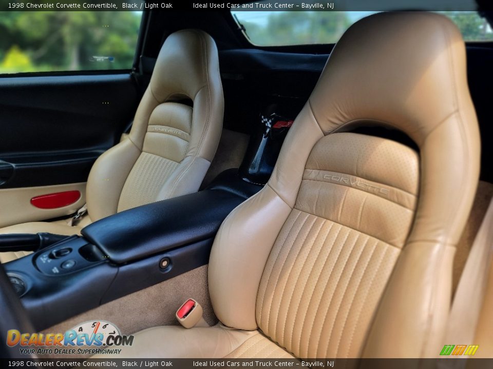 1998 Chevrolet Corvette Convertible Black / Light Oak Photo #16