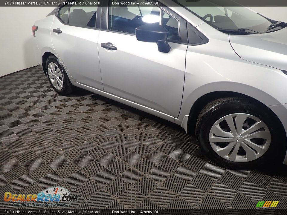 2020 Nissan Versa S Brilliant Silver Metallic / Charcoal Photo #4