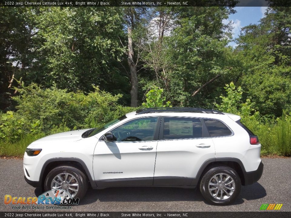 2022 Jeep Cherokee Latitude Lux 4x4 Bright White / Black Photo #1