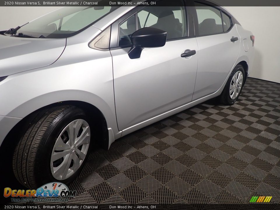 2020 Nissan Versa S Brilliant Silver Metallic / Charcoal Photo #10