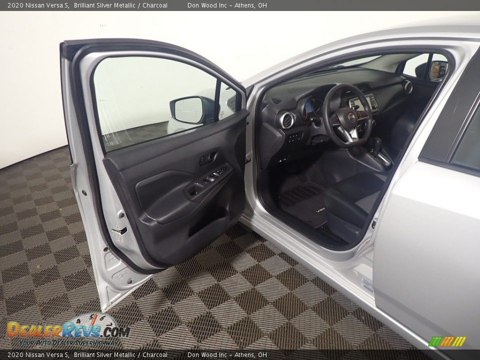 2020 Nissan Versa S Brilliant Silver Metallic / Charcoal Photo #20