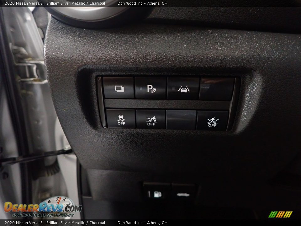 2020 Nissan Versa S Brilliant Silver Metallic / Charcoal Photo #31