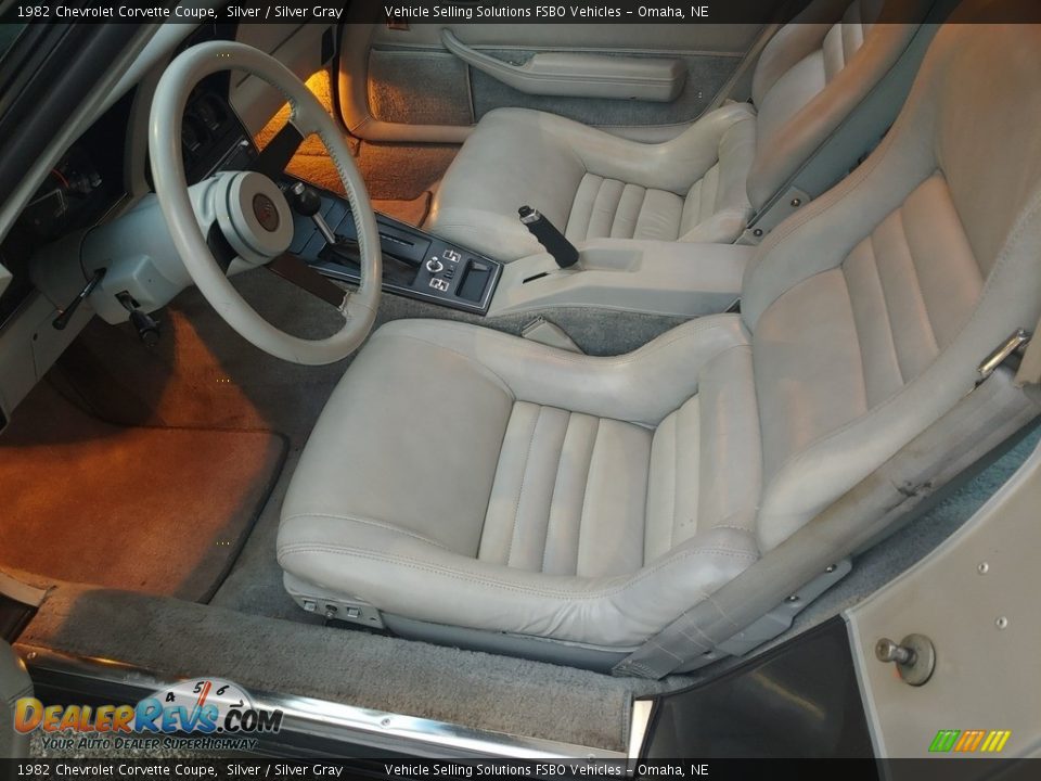 Front Seat of 1982 Chevrolet Corvette Coupe Photo #10