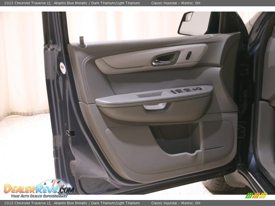 Door Panel of 2013 Chevrolet Traverse LS Photo #4