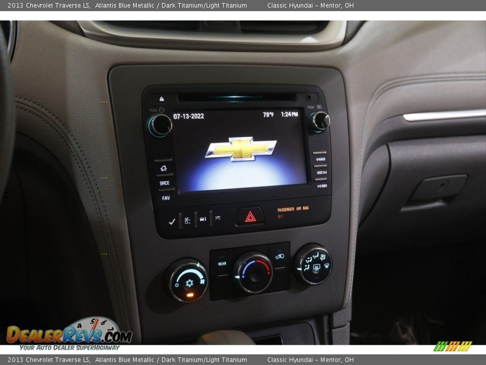 Controls of 2013 Chevrolet Traverse LS Photo #9