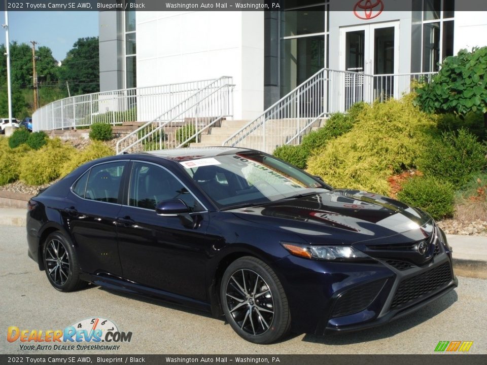 Front 3/4 View of 2022 Toyota Camry SE AWD Photo #1