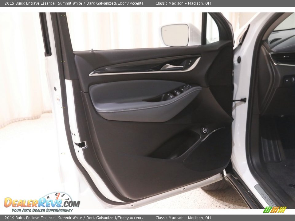 Door Panel of 2019 Buick Enclave Essence Photo #4