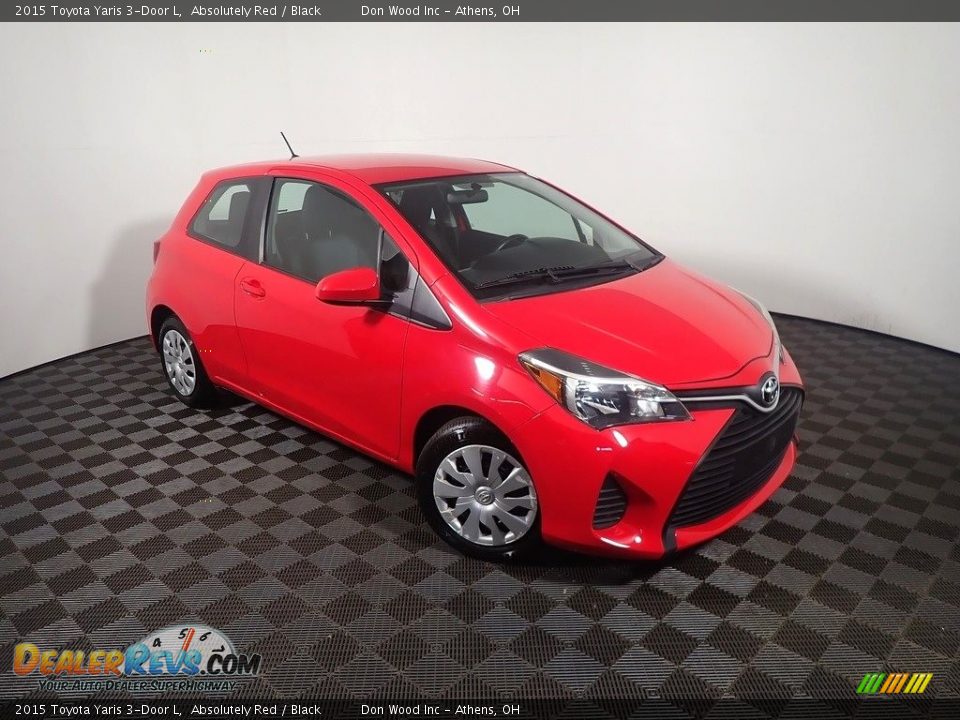 Front 3/4 View of 2015 Toyota Yaris 3-Door L Photo #2