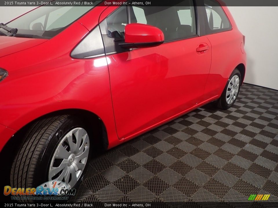 2015 Toyota Yaris 3-Door L Absolutely Red / Black Photo #9