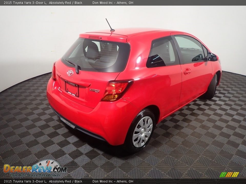 2015 Toyota Yaris 3-Door L Absolutely Red / Black Photo #16