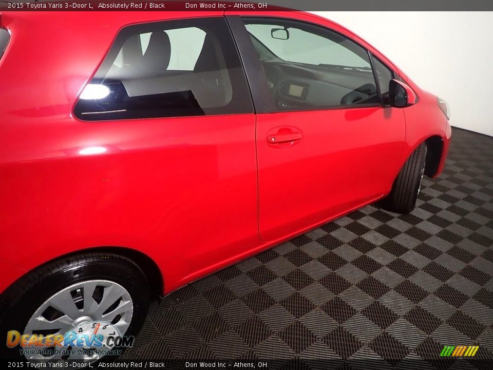 2015 Toyota Yaris 3-Door L Absolutely Red / Black Photo #18