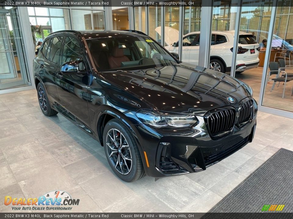 Front 3/4 View of 2022 BMW X3 M40i Photo #1