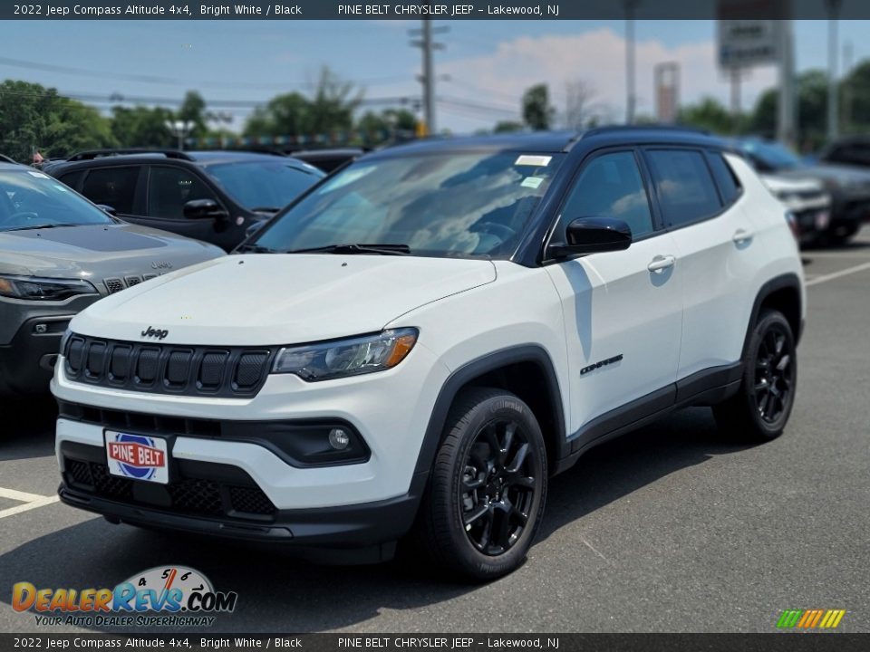 2022 Jeep Compass Altitude 4x4 Bright White / Black Photo #1