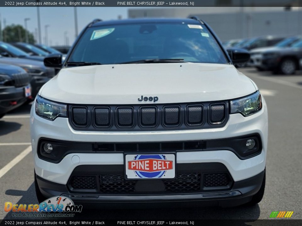 2022 Jeep Compass Altitude 4x4 Bright White / Black Photo #2