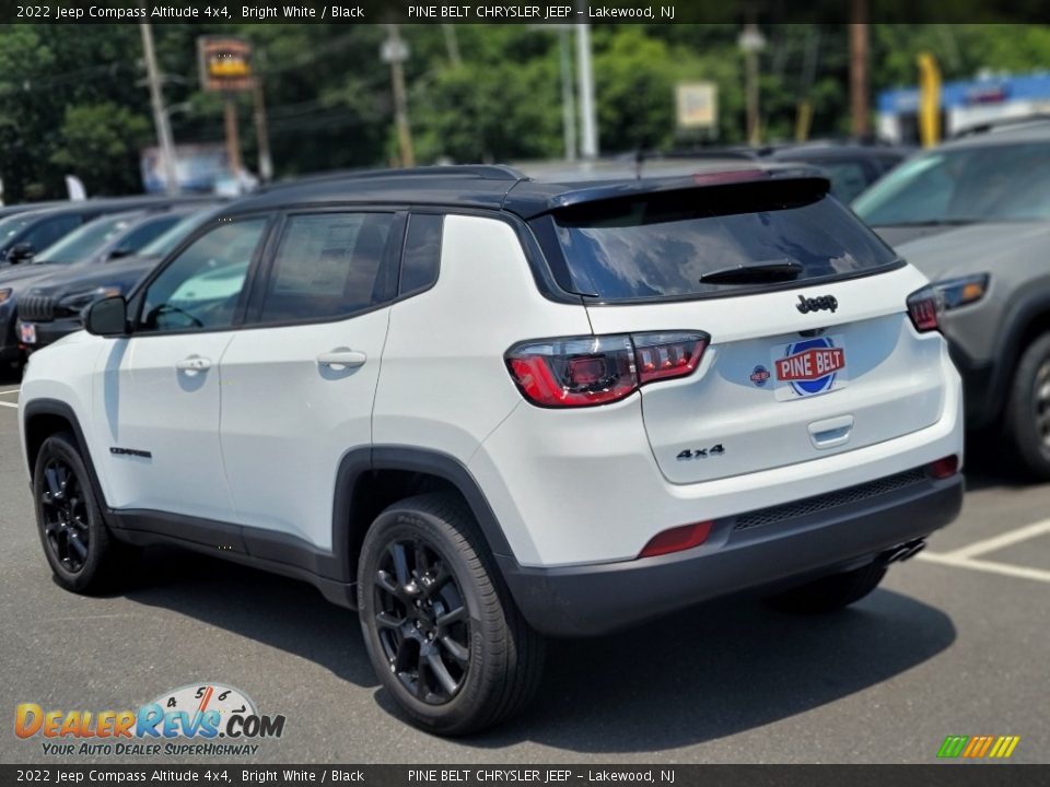 2022 Jeep Compass Altitude 4x4 Bright White / Black Photo #4