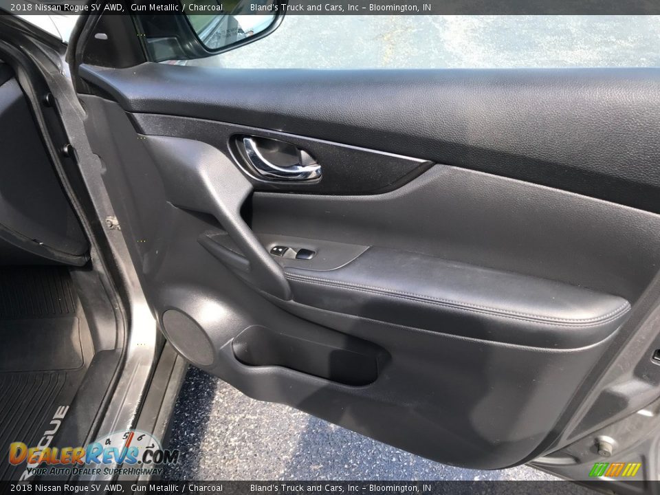 2018 Nissan Rogue SV AWD Gun Metallic / Charcoal Photo #31
