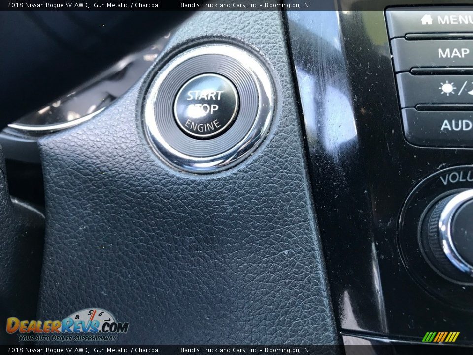 2018 Nissan Rogue SV AWD Gun Metallic / Charcoal Photo #35