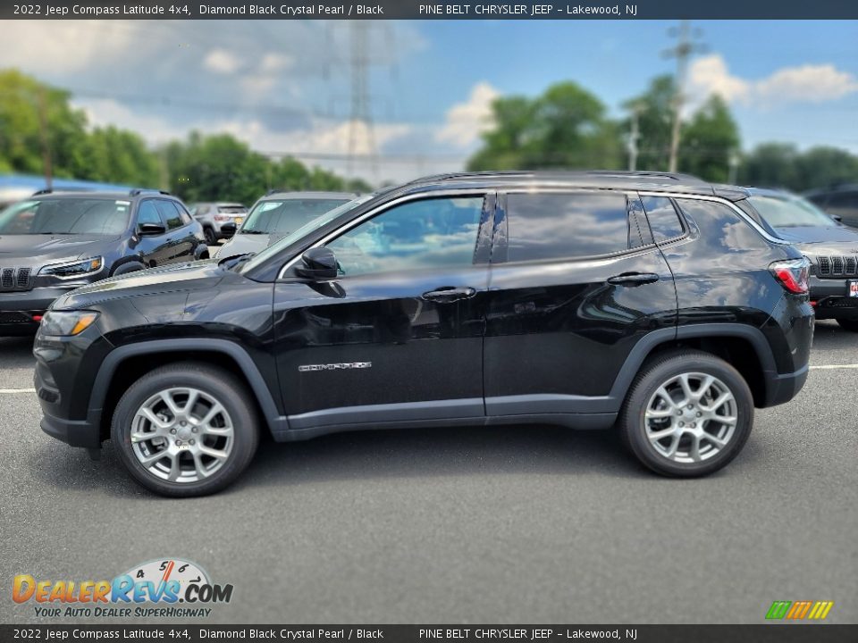 2022 Jeep Compass Latitude 4x4 Diamond Black Crystal Pearl / Black Photo #3