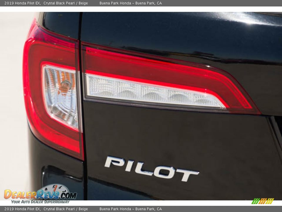 2019 Honda Pilot EX Crystal Black Pearl / Beige Photo #10