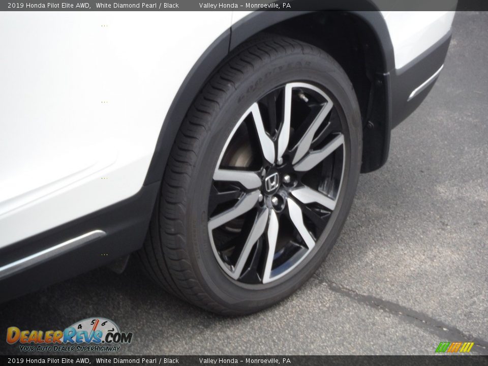 2019 Honda Pilot Elite AWD White Diamond Pearl / Black Photo #4