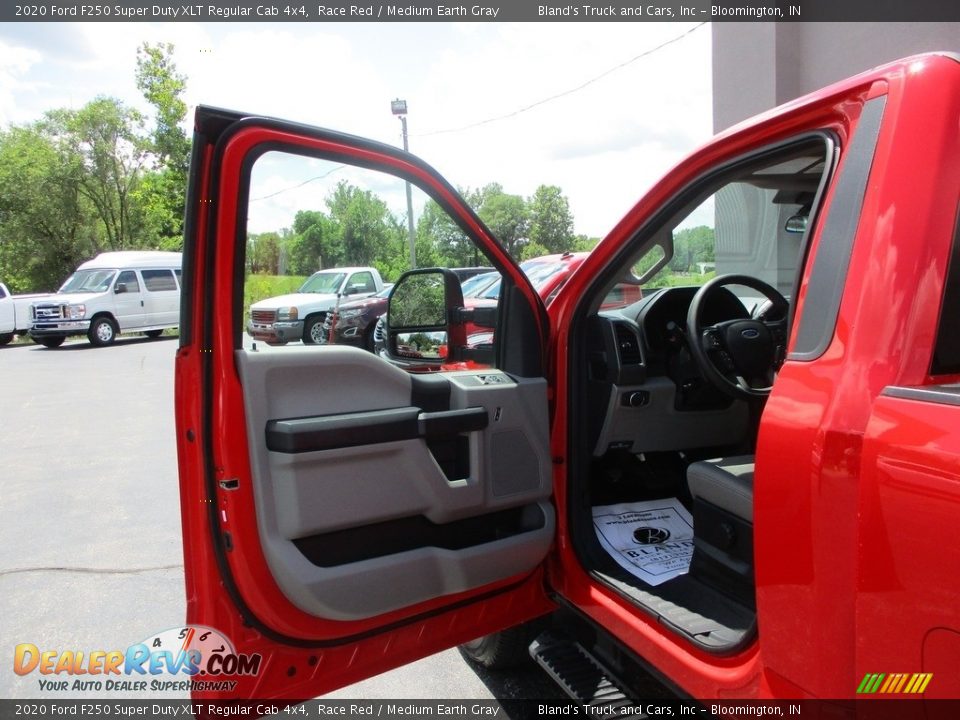 2020 Ford F250 Super Duty XLT Regular Cab 4x4 Race Red / Medium Earth Gray Photo #12