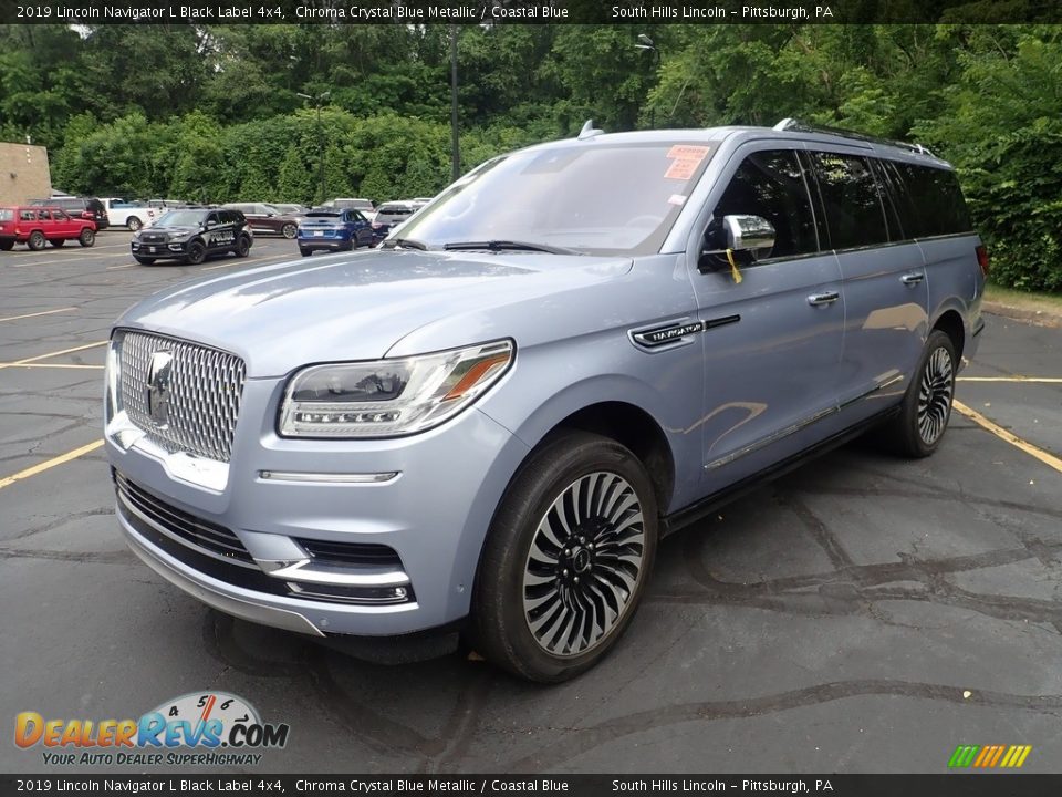 Front 3/4 View of 2019 Lincoln Navigator L Black Label 4x4 Photo #1