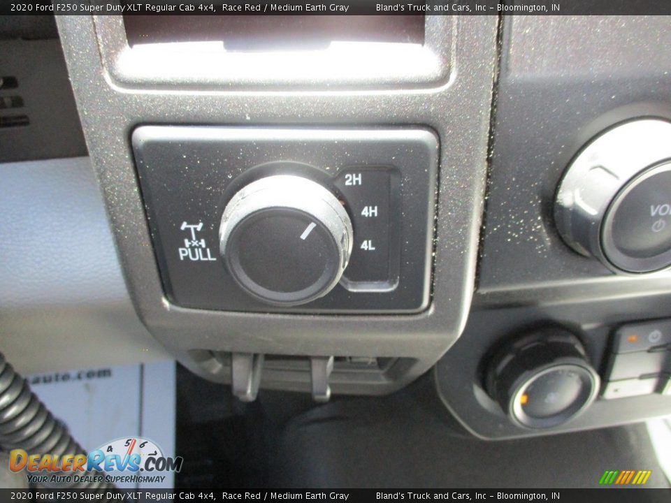 2020 Ford F250 Super Duty XLT Regular Cab 4x4 Race Red / Medium Earth Gray Photo #29