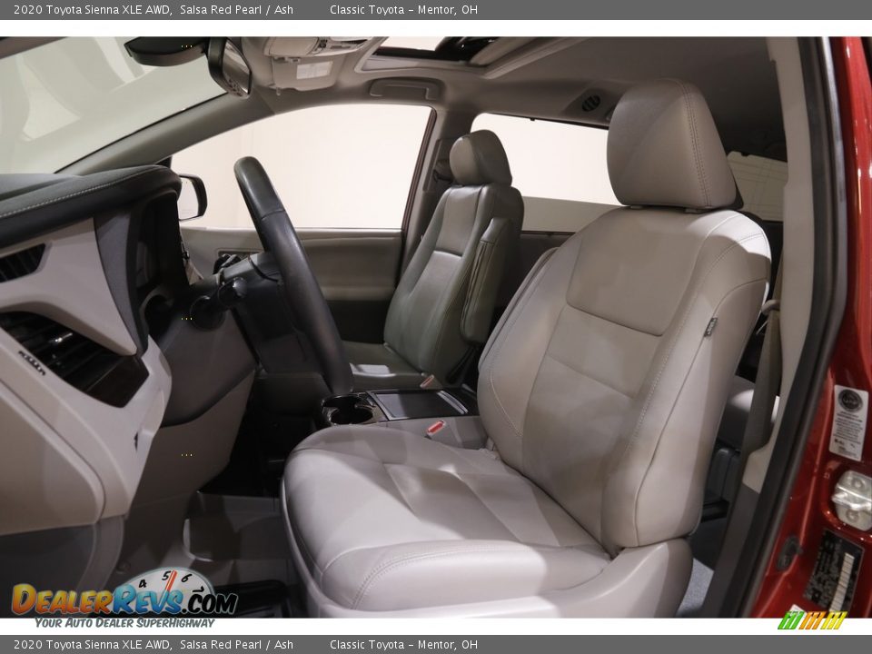 Front Seat of 2020 Toyota Sienna XLE AWD Photo #5