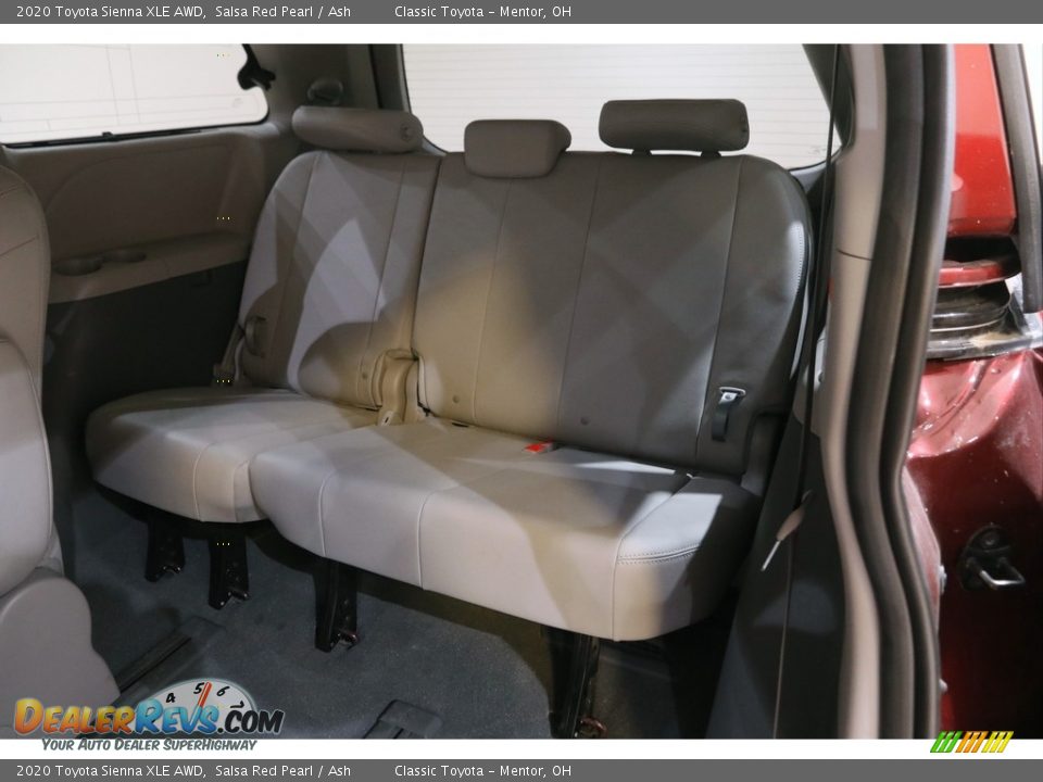 2020 Toyota Sienna XLE AWD Salsa Red Pearl / Ash Photo #20