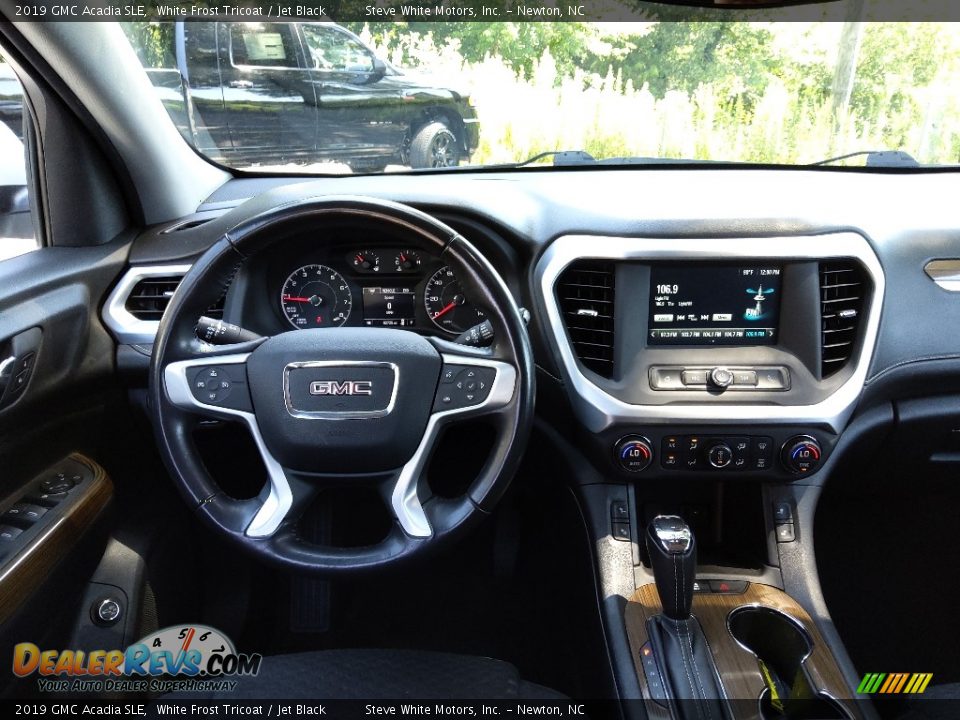 Dashboard of 2019 GMC Acadia SLE Photo #19