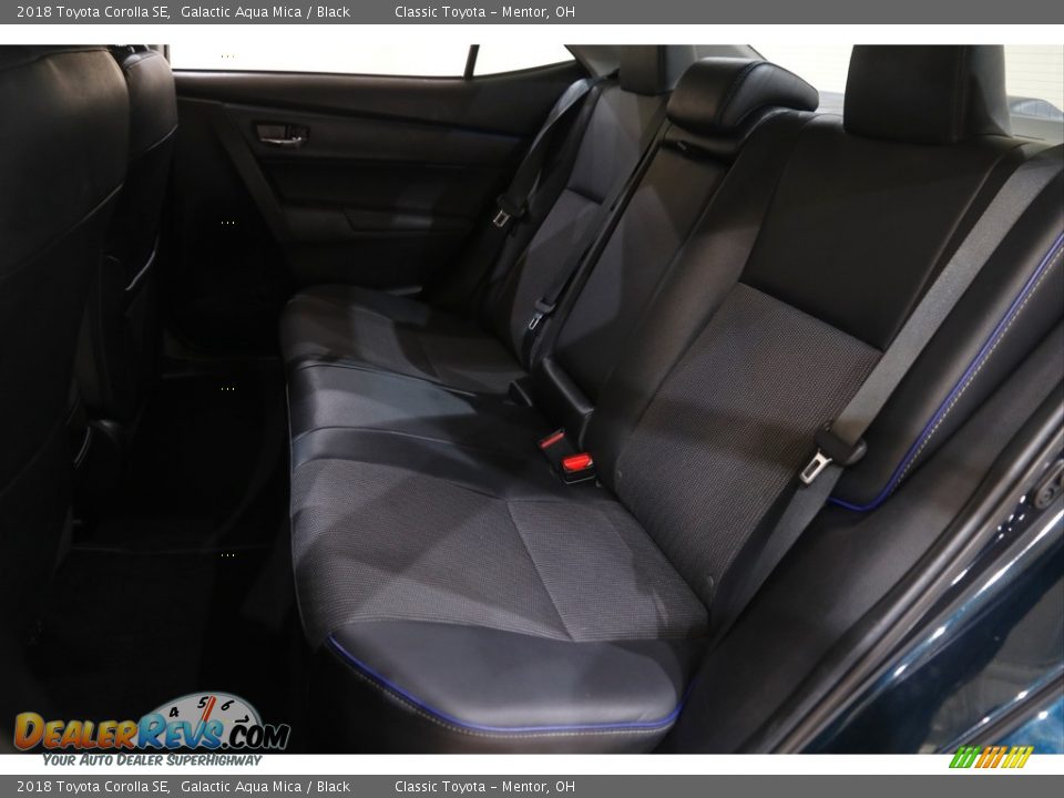 2018 Toyota Corolla SE Galactic Aqua Mica / Black Photo #17