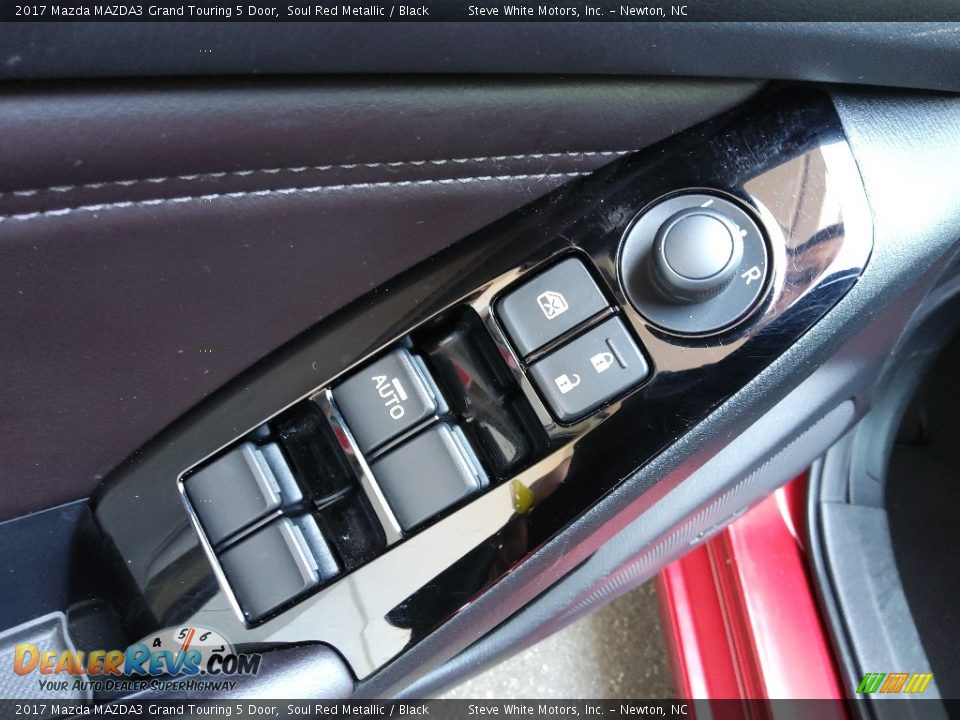 Controls of 2017 Mazda MAZDA3 Grand Touring 5 Door Photo #12