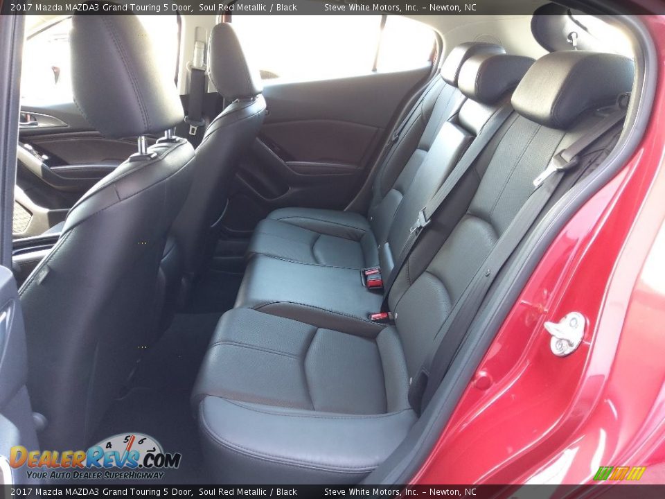 Rear Seat of 2017 Mazda MAZDA3 Grand Touring 5 Door Photo #13