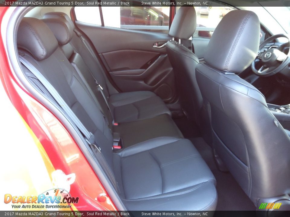 Rear Seat of 2017 Mazda MAZDA3 Grand Touring 5 Door Photo #15