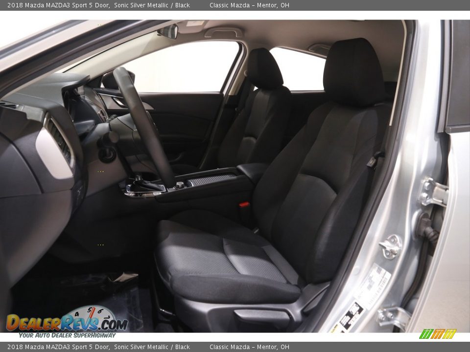 2018 Mazda MAZDA3 Sport 5 Door Sonic Silver Metallic / Black Photo #5