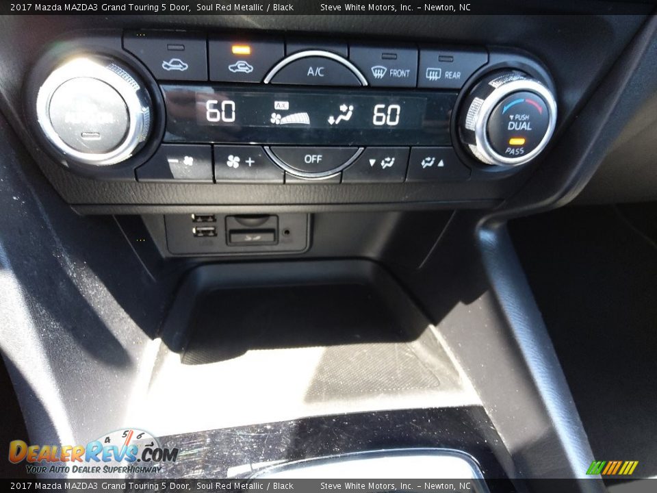 Controls of 2017 Mazda MAZDA3 Grand Touring 5 Door Photo #25