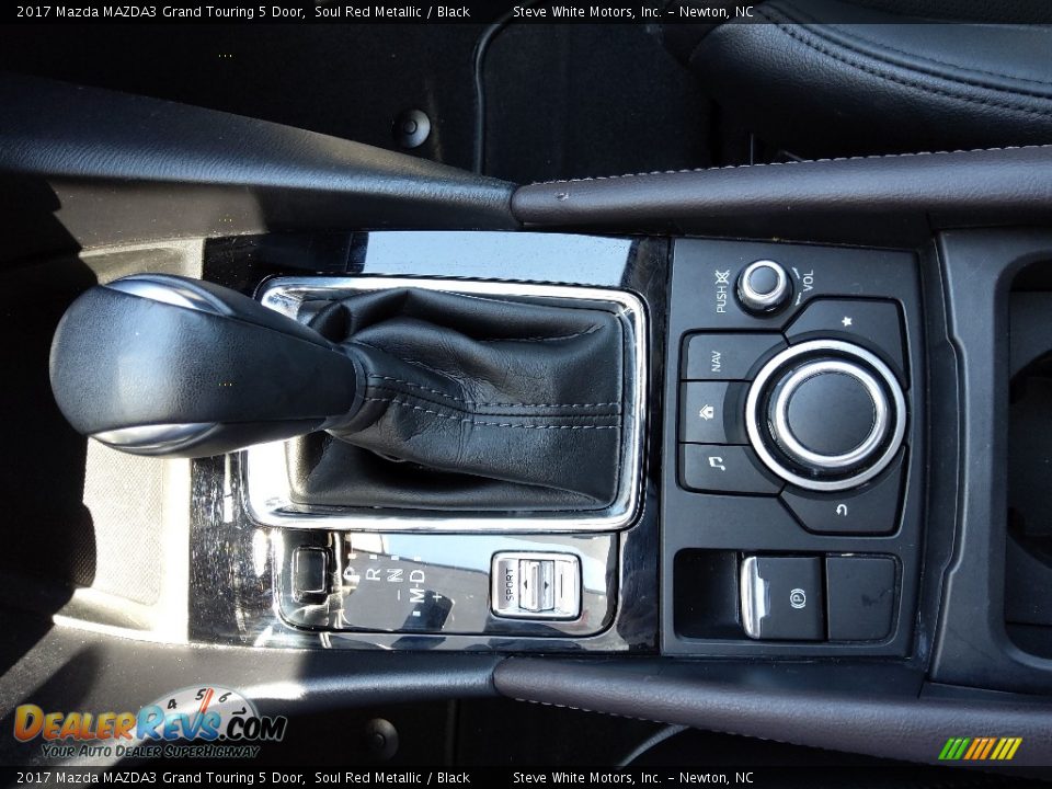 2017 Mazda MAZDA3 Grand Touring 5 Door Shifter Photo #26